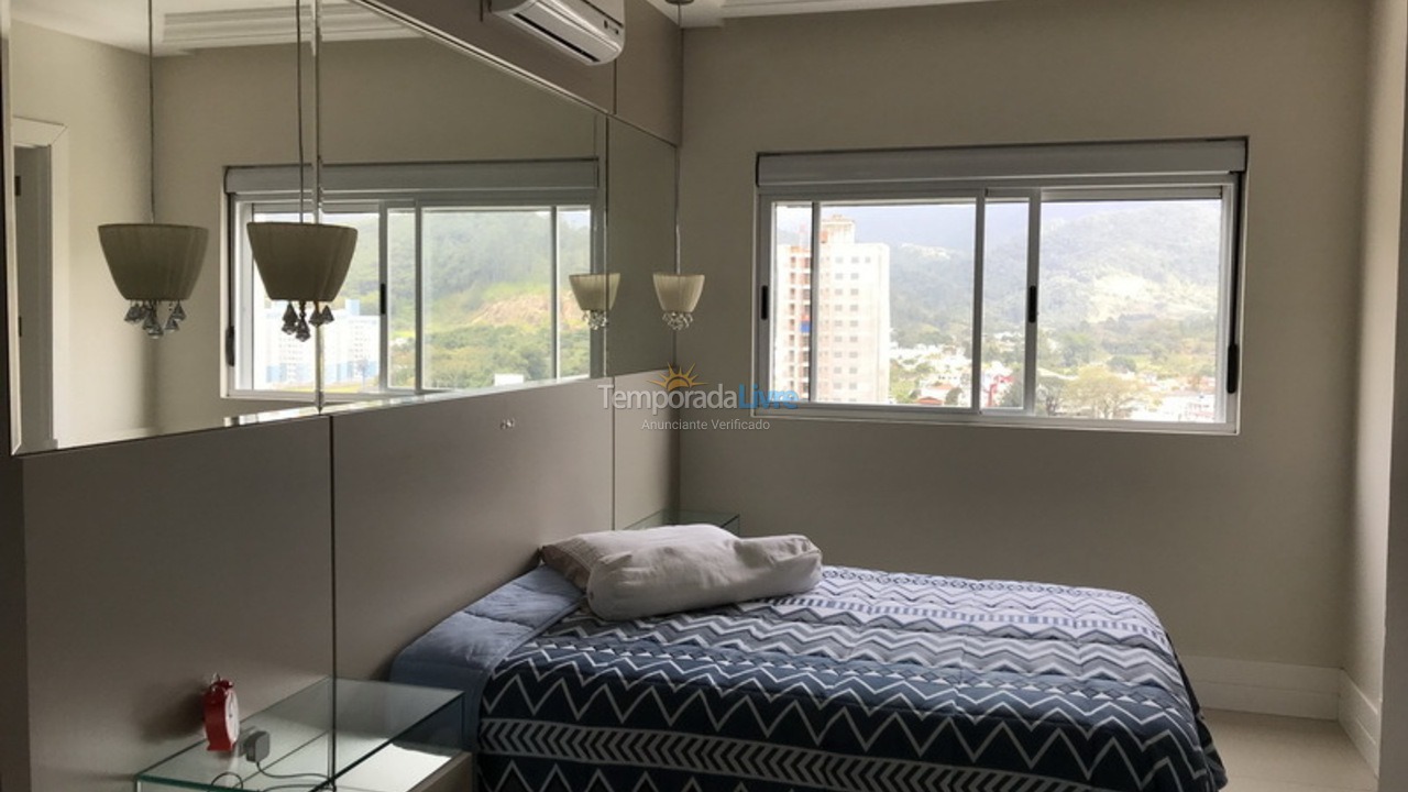 Apartamento para aluguel de temporada em Itapema (Meia Praia)