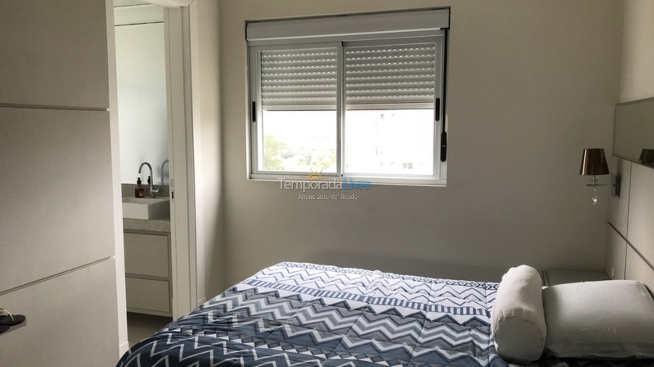 Apartamento para aluguel de temporada em Itapema (Meia Praia)