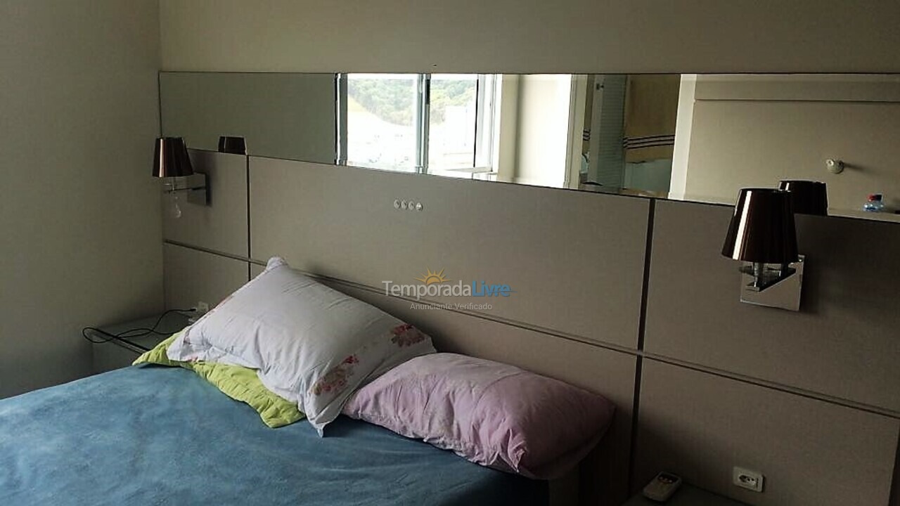 Apartamento para aluguel de temporada em Itapema (Meia Praia)