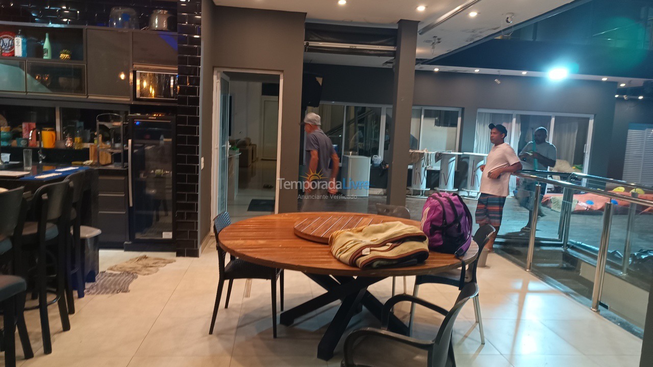 Casa para aluguel de temporada em Paranapanema (Riviera de Santa Cristina Xiii)