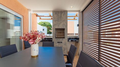 Flamingos #10 - Casa com Piscina by Carpediem