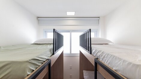 Flamingos #10 - Casa com Piscina by Carpediem