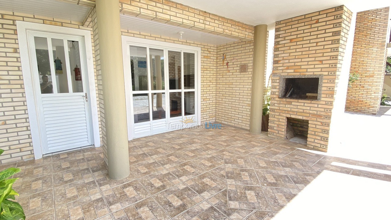 Apartment for vacation rental in Bombinhas (Mariscal)