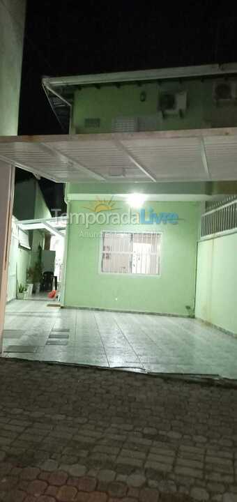 Casa para alquiler de vacaciones em Praia Grande (Balneário Florida)