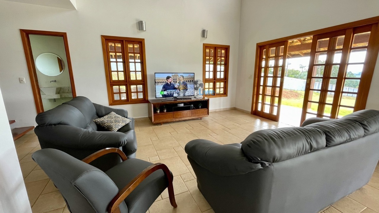 Casa para alquiler de vacaciones em Piracaia (Condomínio Santa Rita)