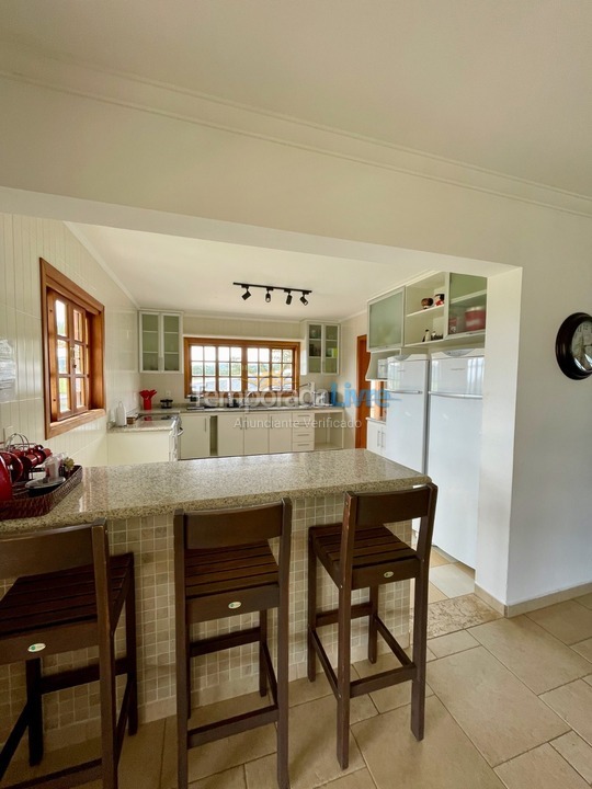 Casa para alquiler de vacaciones em Piracaia (Condomínio Santa Rita)