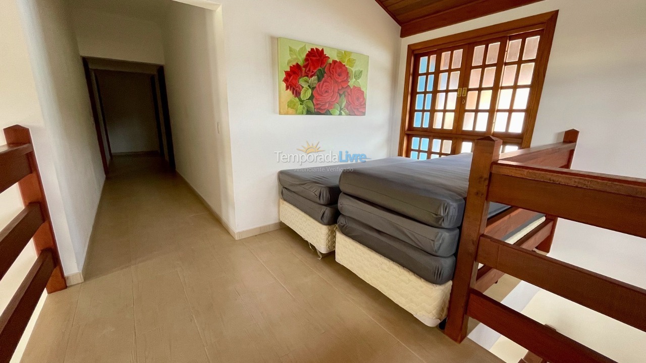 Casa para alquiler de vacaciones em Piracaia (Condomínio Santa Rita)