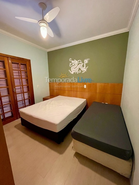 Casa para alquiler de vacaciones em Piracaia (Condomínio Santa Rita)