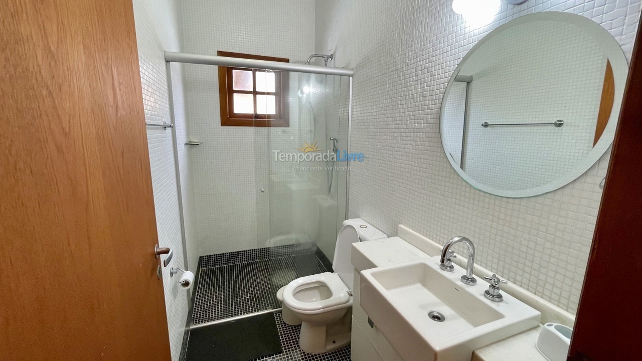 Casa para alquiler de vacaciones em Piracaia (Condomínio Santa Rita)