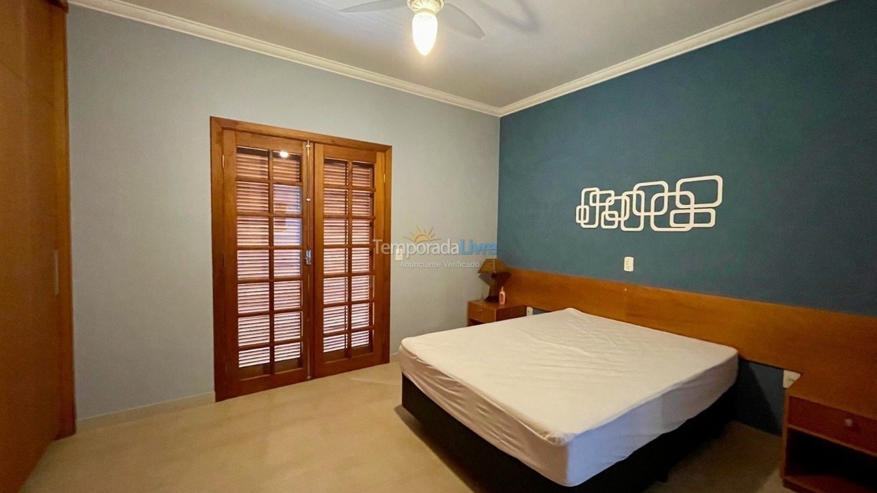 Casa para alquiler de vacaciones em Piracaia (Condomínio Santa Rita)