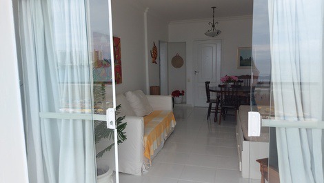 APARTAMENTO FRENTE MAR COM SACADA 4 PESSOAS - GUARUJÁ -PITANGUEIRAS