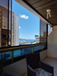 Sacada com vista para o mar