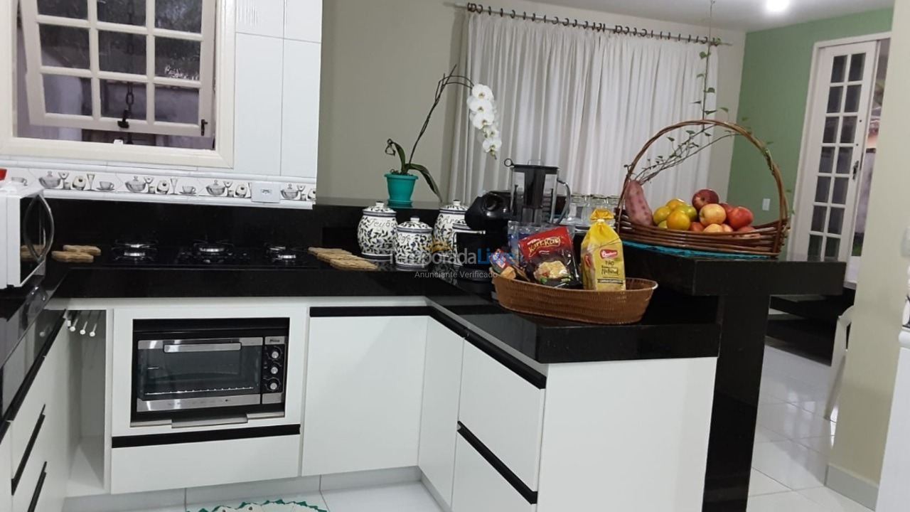 House for vacation rental in Caraguatatuba (Massaguaçu)