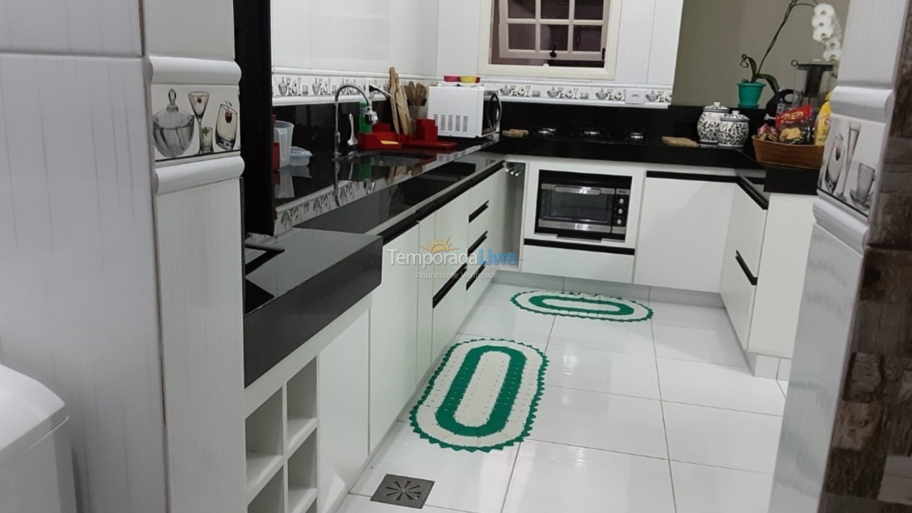 House for vacation rental in Caraguatatuba (Massaguaçu)