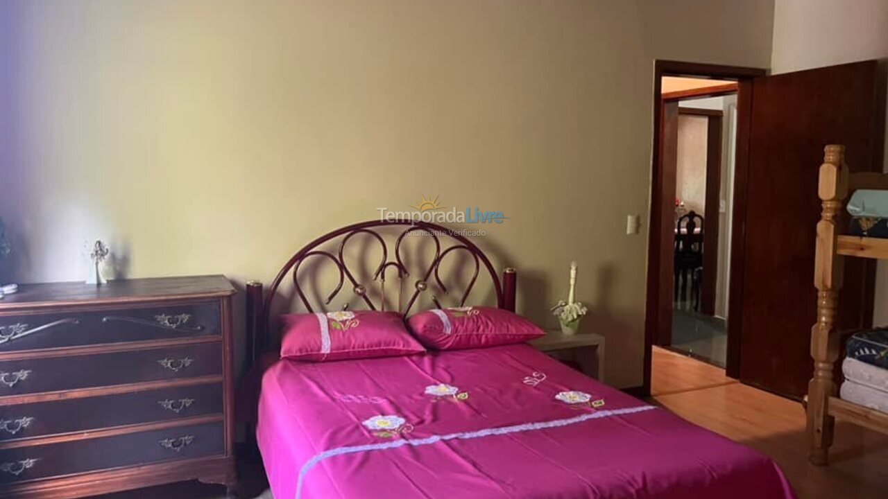 Chácara / sítio para aluguel de temporada em Juquitiba (Centro de Juquitiba)