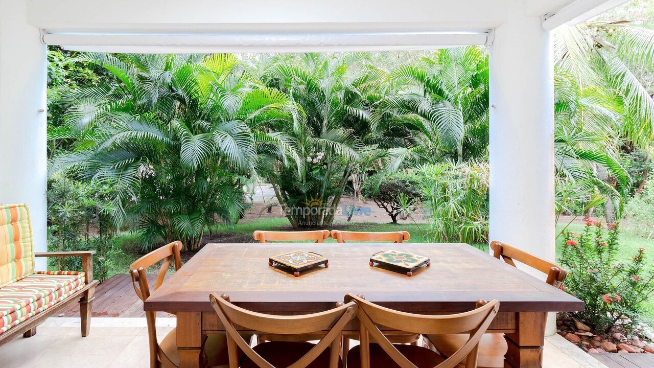 Apartamento para aluguel de temporada em Mata de São João (Imbassaí)