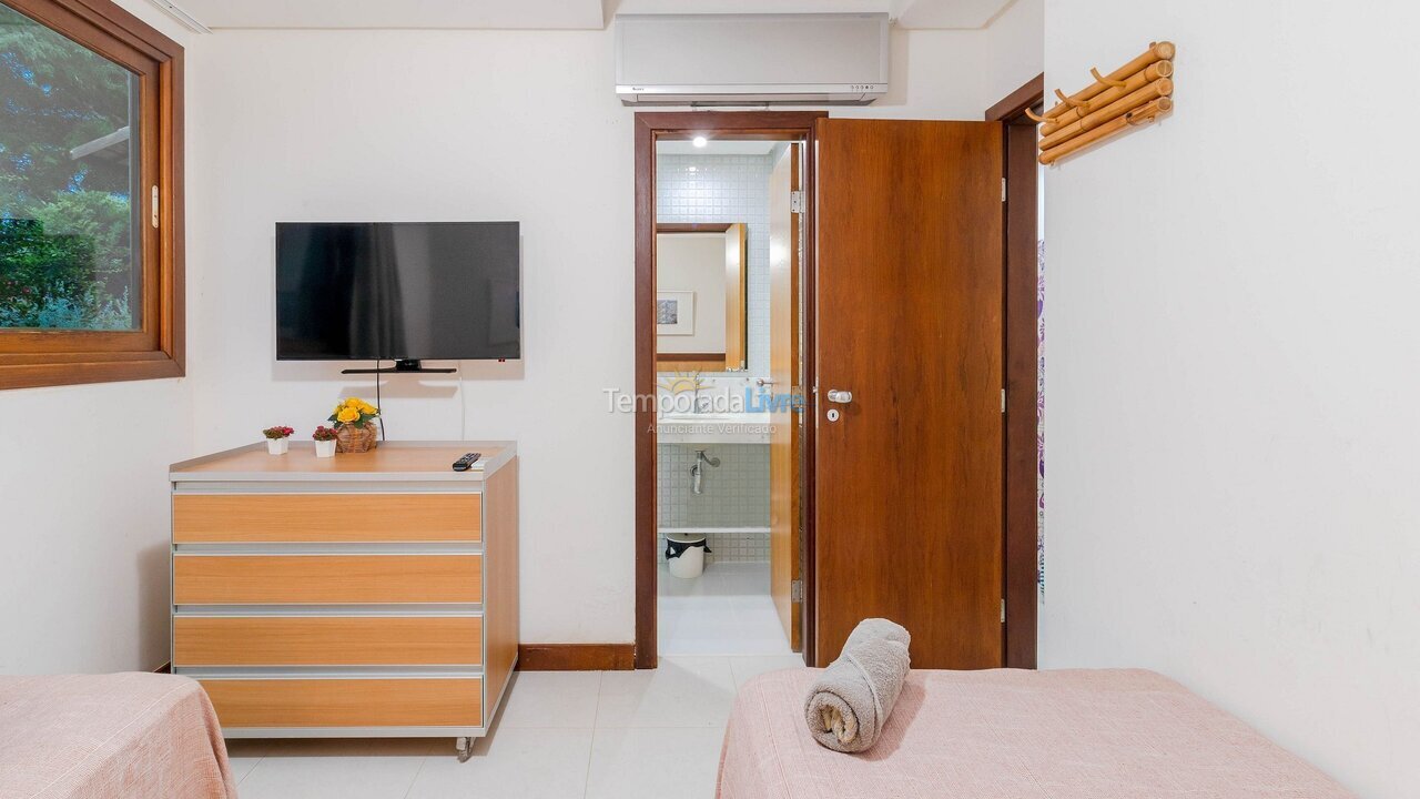 Apartamento para aluguel de temporada em Mata de São João (Imbassaí)