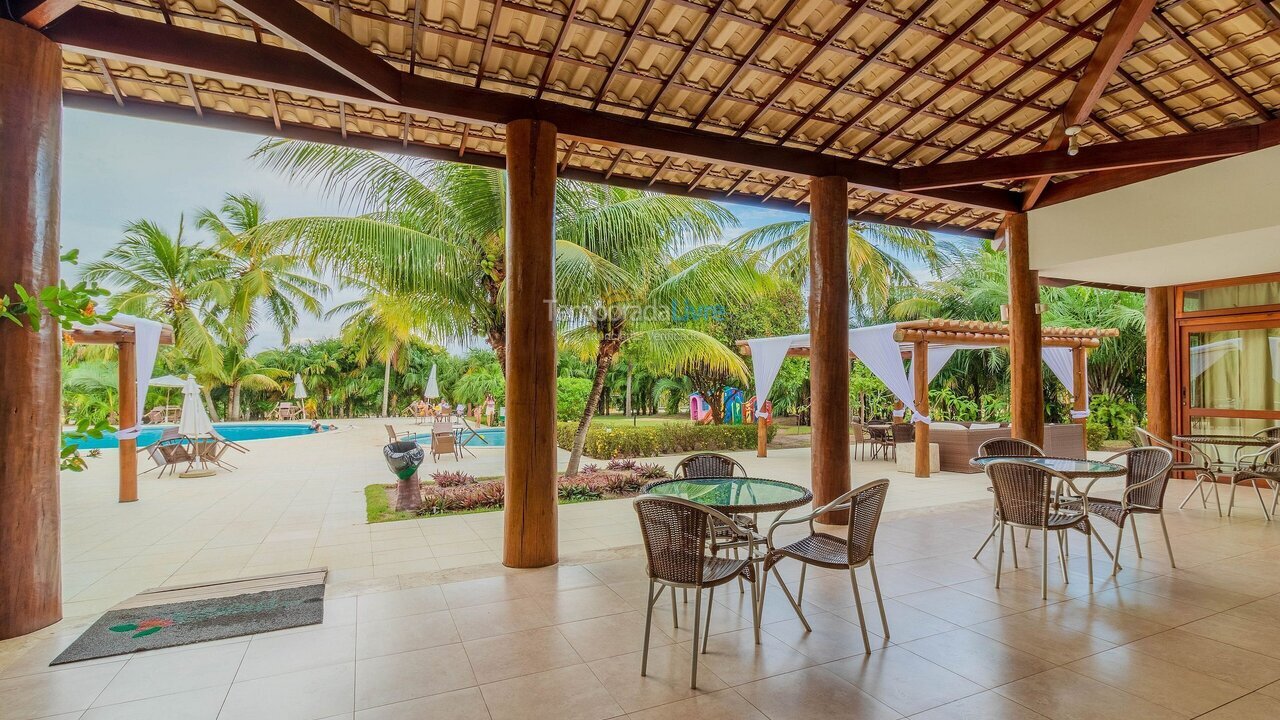 Apartamento para aluguel de temporada em Mata de São João (Imbassaí)