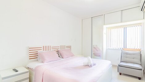 Dormitorio y Sala, Edificio