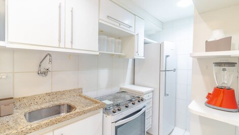 Excelente dormitorio y sala de estar, pies en la arena, vista al mar - Rio Vermelho