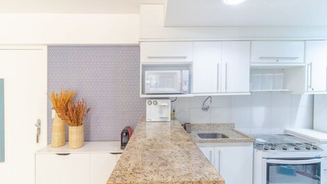 Excelente dormitorio y sala de estar, pies en la arena, vista al mar - Rio Vermelho