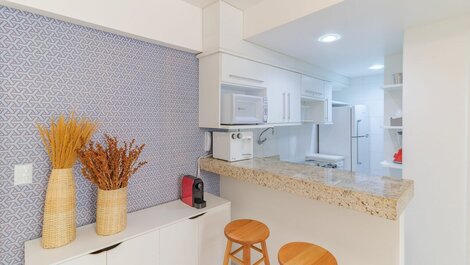 Excelente dormitorio y sala de estar, pies en la arena, vista al mar - Rio Vermelho