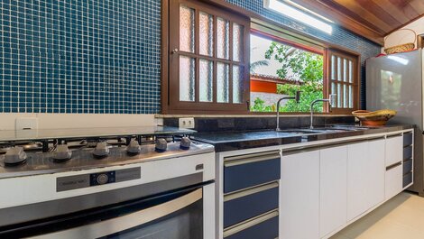 Excelente casa de 8 suites a 300m de la playa - Praia do Forte