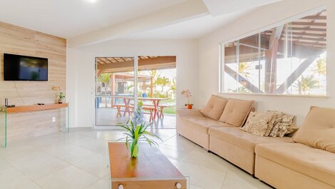 7-Bedroom House with Sea View and Maid Included