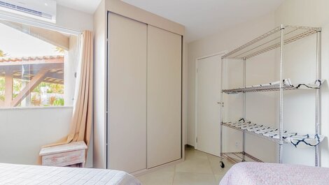 7-Bedroom House with Sea View and Maid Included