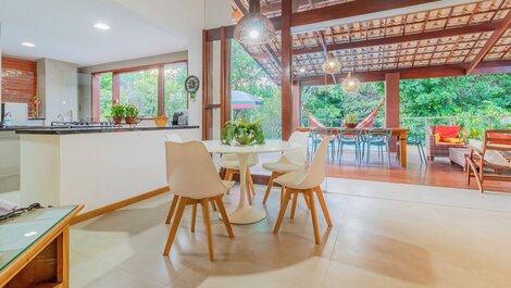 Casa Alto Padrão 05 Suítes - Praia do Forte