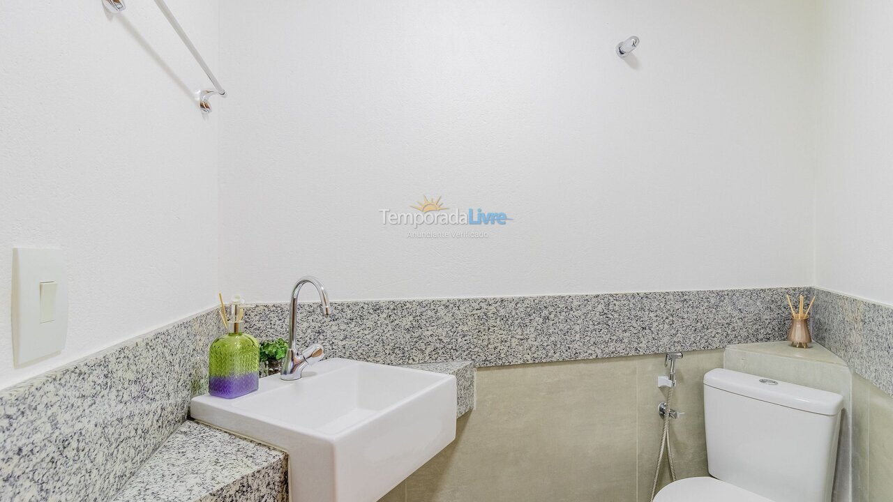 Casa para aluguel de temporada em Mata de São João (Praia do Forte)