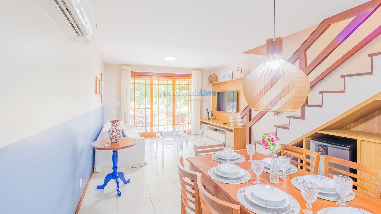 Apartamento para aluguel de temporada em Mata de São João (Praia do Forte)