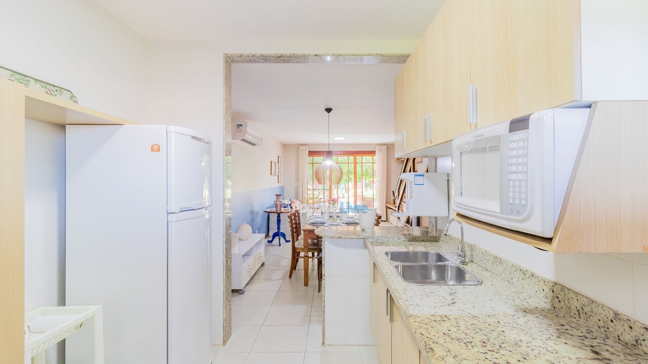 Apartamento para aluguel de temporada em Mata de São João (Praia do Forte)