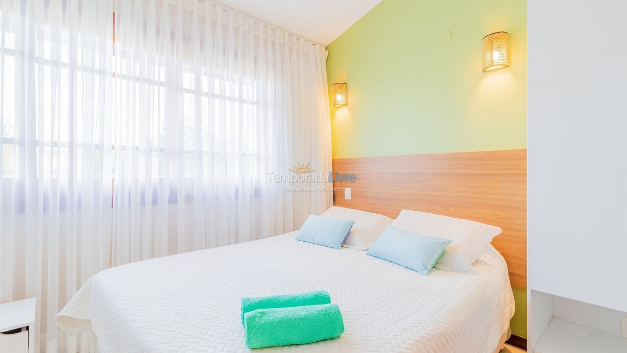 Apartamento para aluguel de temporada em Mata de São João (Praia do Forte)