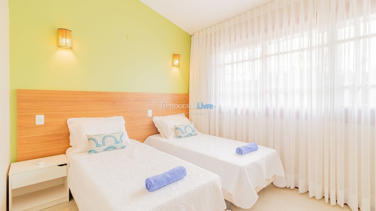 Apartamento para aluguel de temporada em Mata de São João (Praia do Forte)