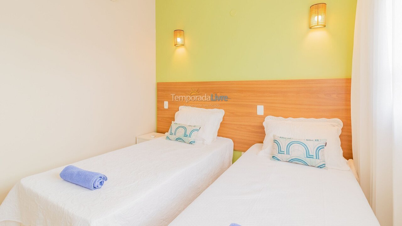 Apartamento para aluguel de temporada em Mata de São João (Praia do Forte)