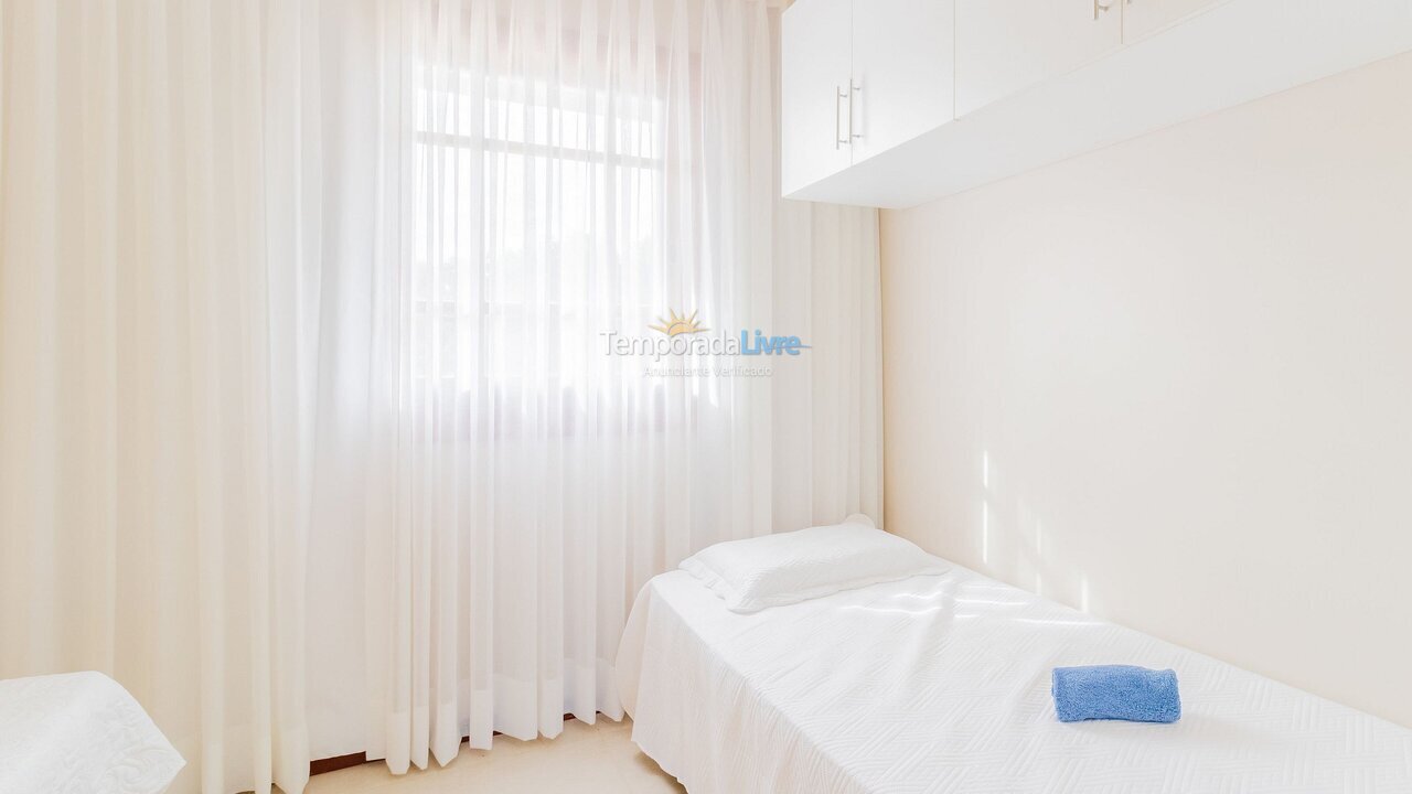 Apartamento para aluguel de temporada em Mata de São João (Praia do Forte)