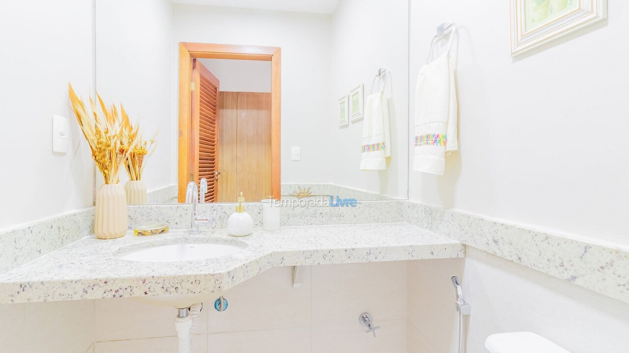 Apartamento para aluguel de temporada em Mata de São João (Praia do Forte)