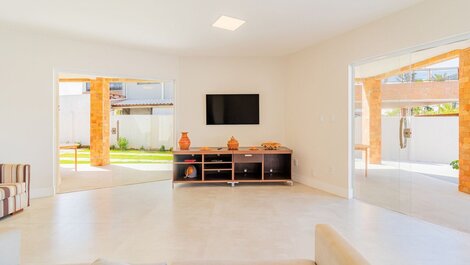 Wonderful 5-Suite House 200m from the Beach