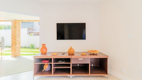 Wonderful 5-Suite House 200m from the Beach