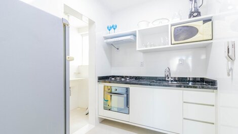 2 Bedroom Apt 200m from Porto Barra Beach