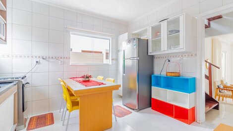 Ótima Casa 4 Suítes com Piscina em Guarajuba