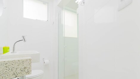 2 Bedroom Apt 200m from Porto Barra Beach