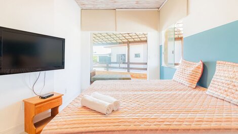 Wonderful 5-Suite House 200m from the Beach