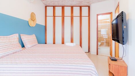 Wonderful 5-Suite House 200m from the Beach