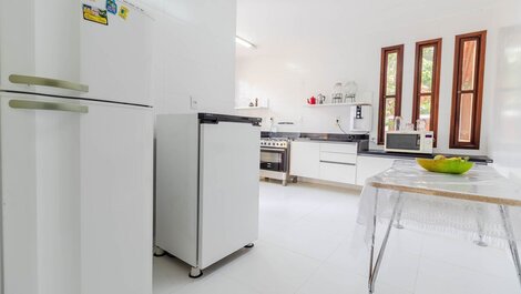 House 5 Suites 100m from Pedra do Sal Beach