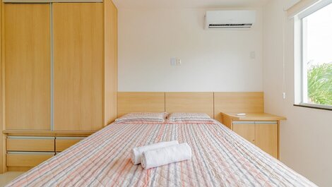 Great 4-Suite House with Pool in Guarajuba
