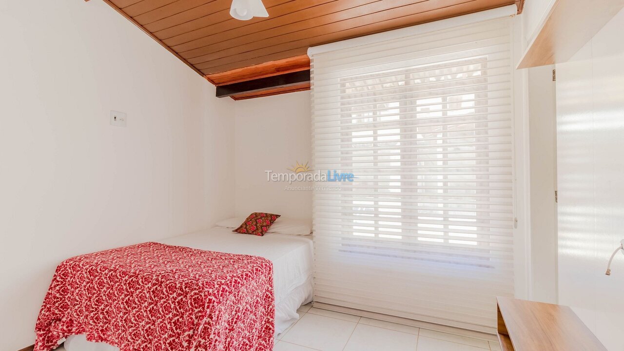 Casa para aluguel de temporada em Camaçari (Praia de Guarajuba)