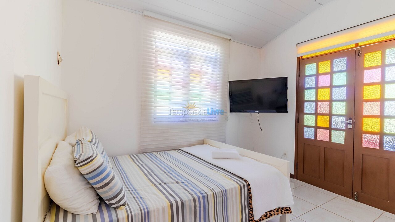 Casa para aluguel de temporada em Camaçari (Praia de Guarajuba)