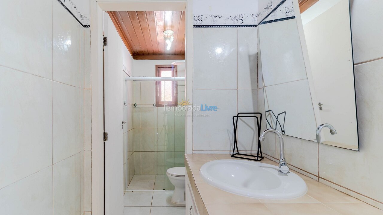 Casa para aluguel de temporada em Camaçari (Praia de Guarajuba)